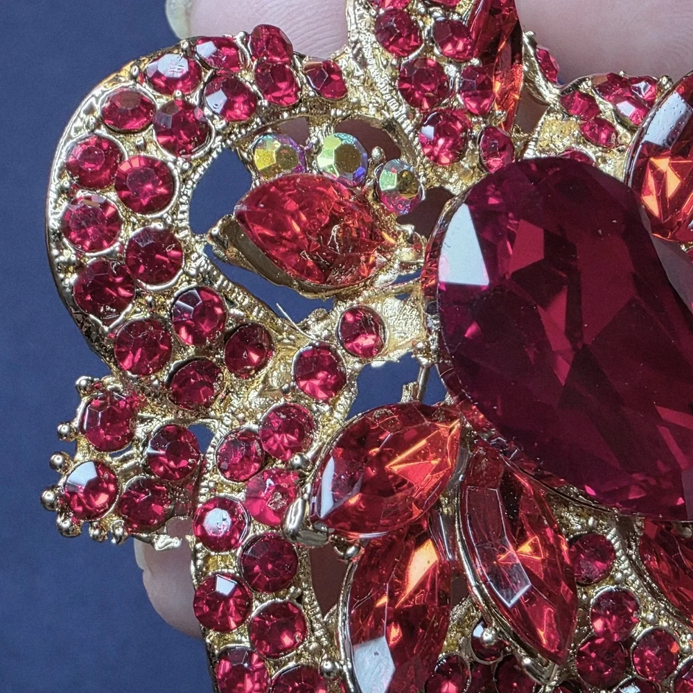 Vintage Style Red Crystal Gold Tone Brooch Pendant Large Statement 541